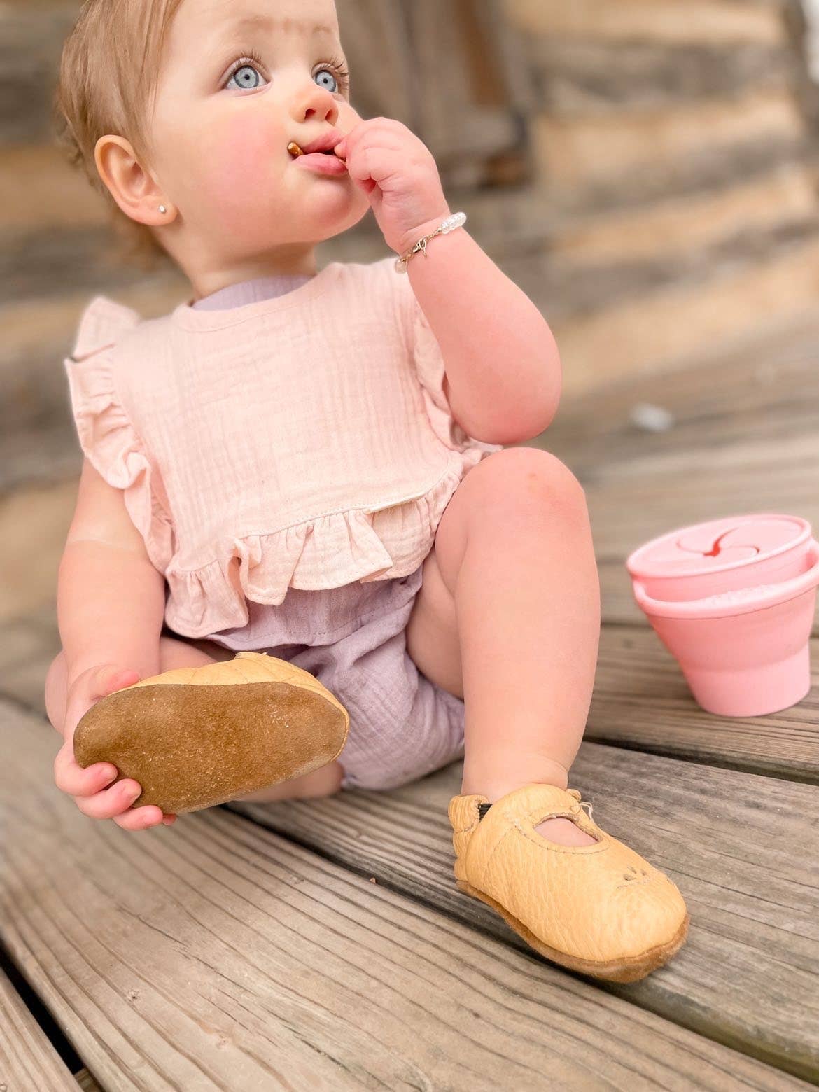 Muslin Cotton Ruffle Baby Bib (Pink)